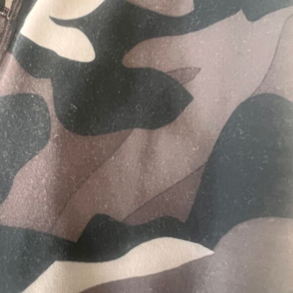 Athleta Camo Contender 7/8 Camouflage Leggings Black/Gray Large - Picture 11 of 12